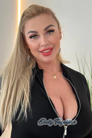 223104 - Viktoriia Age: 41 - Ukraine
