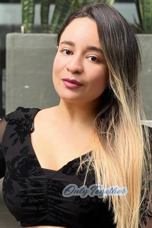 223216 - Geraldine Age: 34 - Colombia