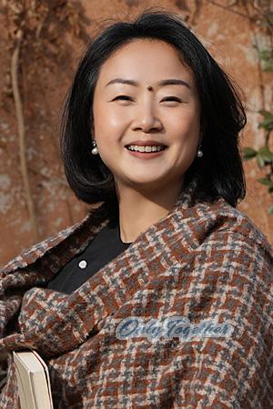 227031 - Rowena Age: 49 - China