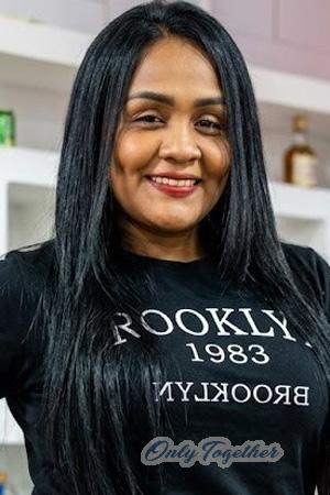 228100 - Gina Age: 37 - Colombia