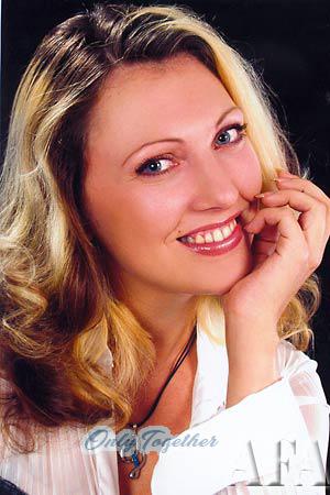 54704 - Elena Age: 32 - Ukraine