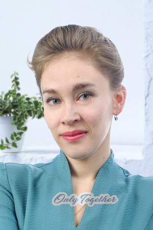 78620 - Svetlana Age: 34 - Russia